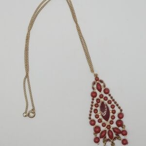 Elegant Gold and Red Pendant Necklace